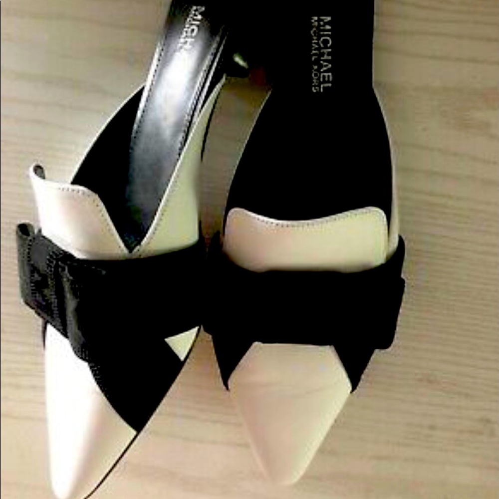 New Michael Kors white black flats size 6.5